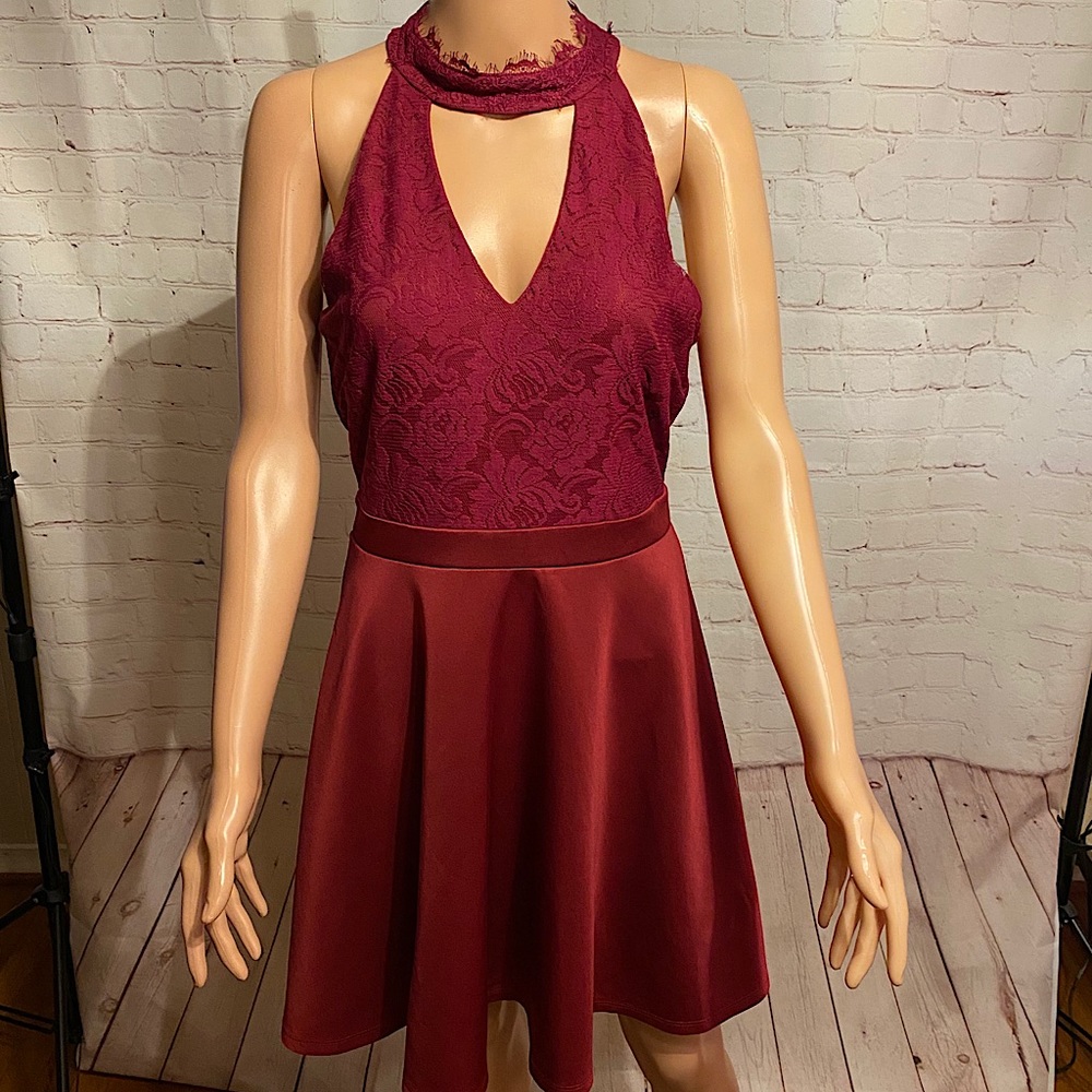 Francescas Collection burgundy/wine lace halter dress size medium cocktail